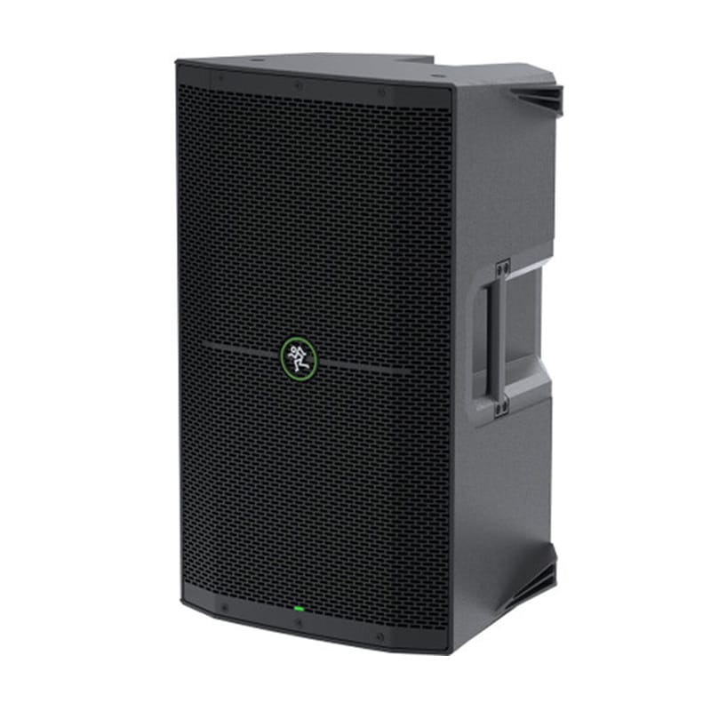 Altavoz activo de 15 pulgadas visto de tres cuartos, con sus asas laterales